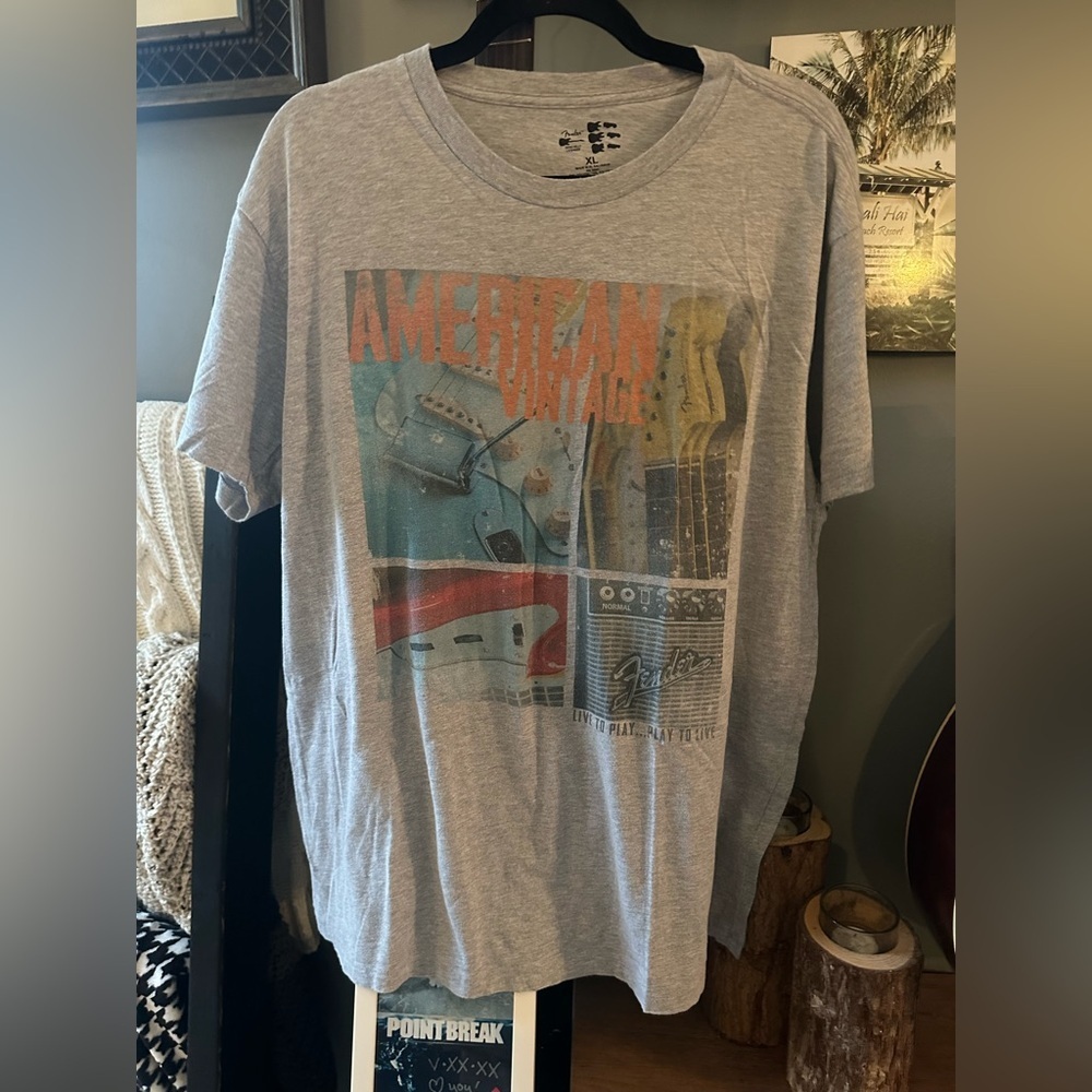Fender 🎸 Gray Graphic Tee